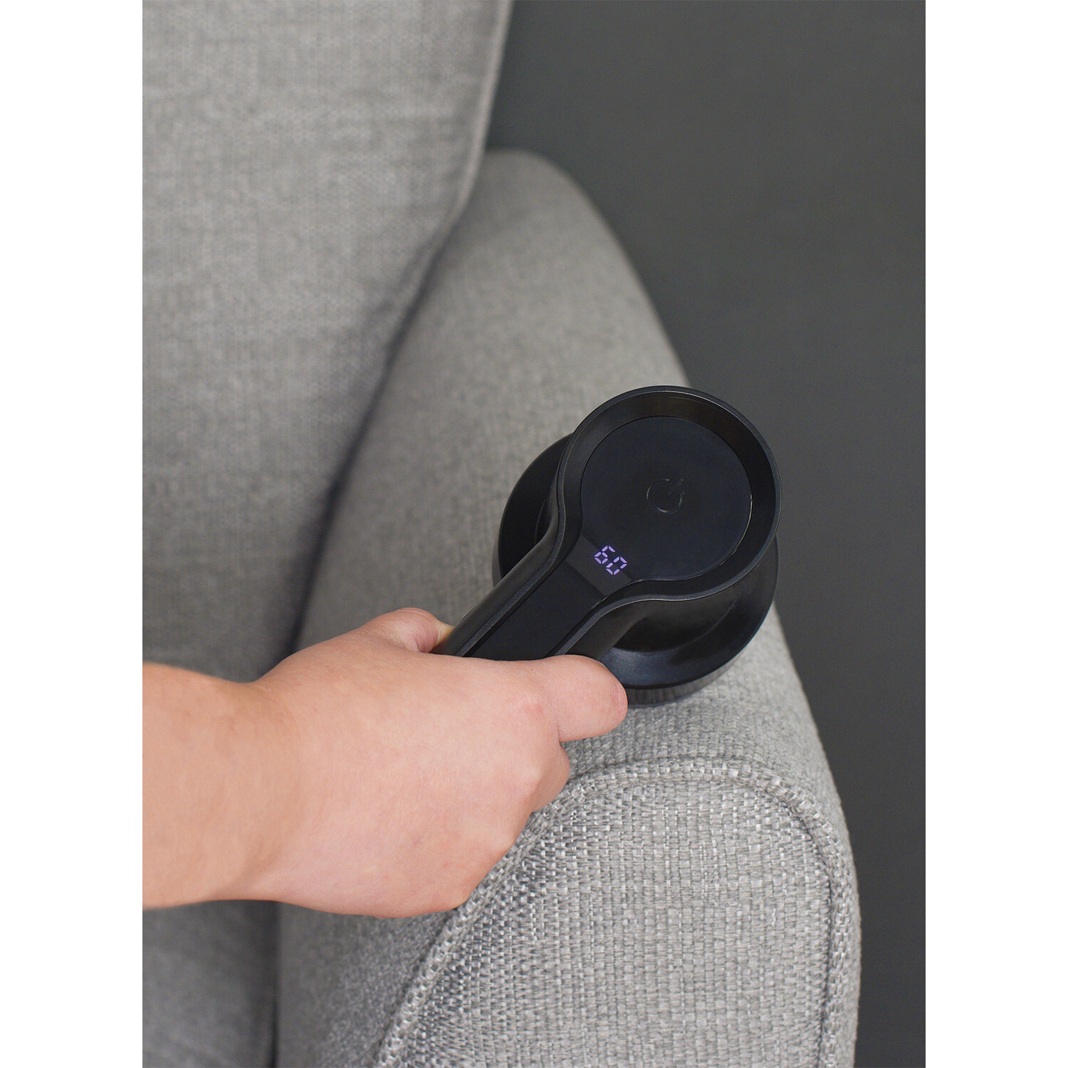 Rechargeable Lint Remover With Sticky Brush - Black Image 4