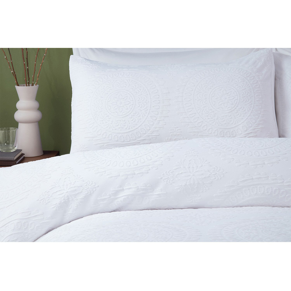 Kingsbridge Duvet Cover and Pillowcase Set - White / King Image 2
