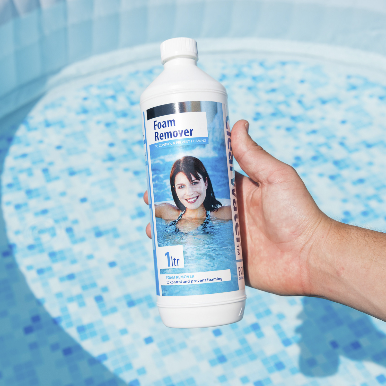 ClearWater Pool Chemical Foam Remover 1L Image 2