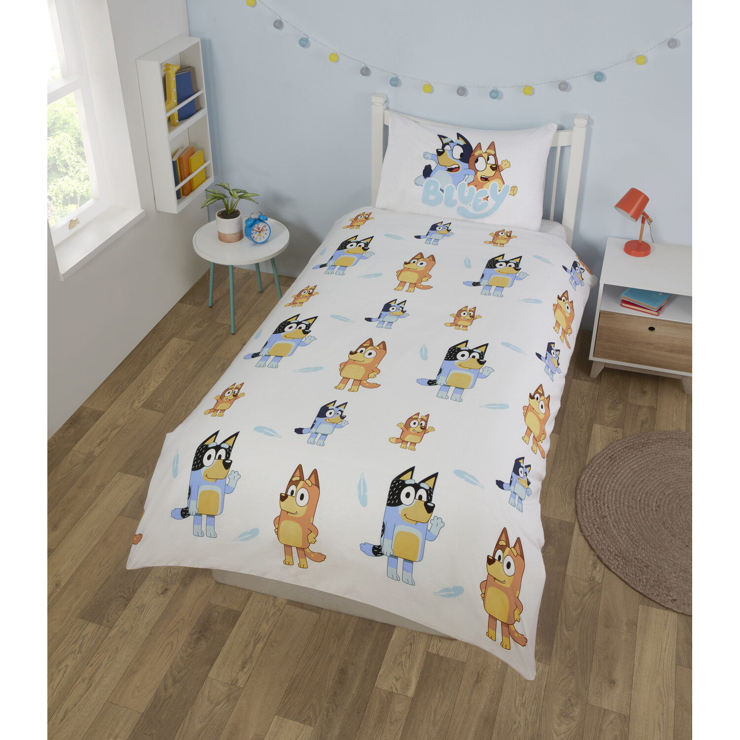 Bluey Family Duvet Set - White Image 2