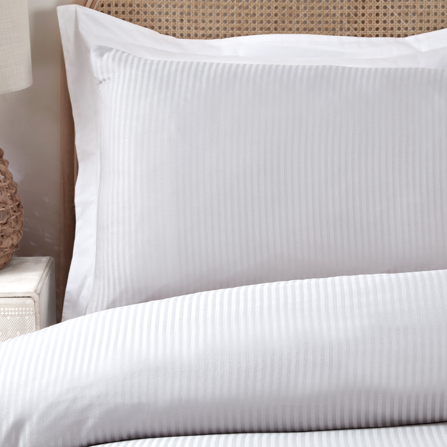 Divante Bamboo Cotton Duvet Cover and Pillowcase Set - Silver / King Image 8