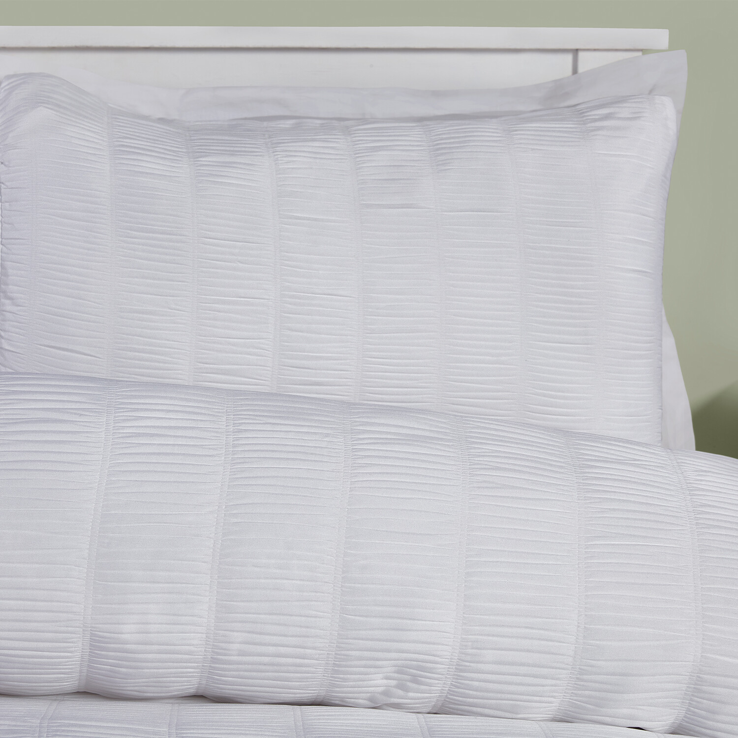 Cassie Crinkle Stripe Duvet Set White / Single Image 2