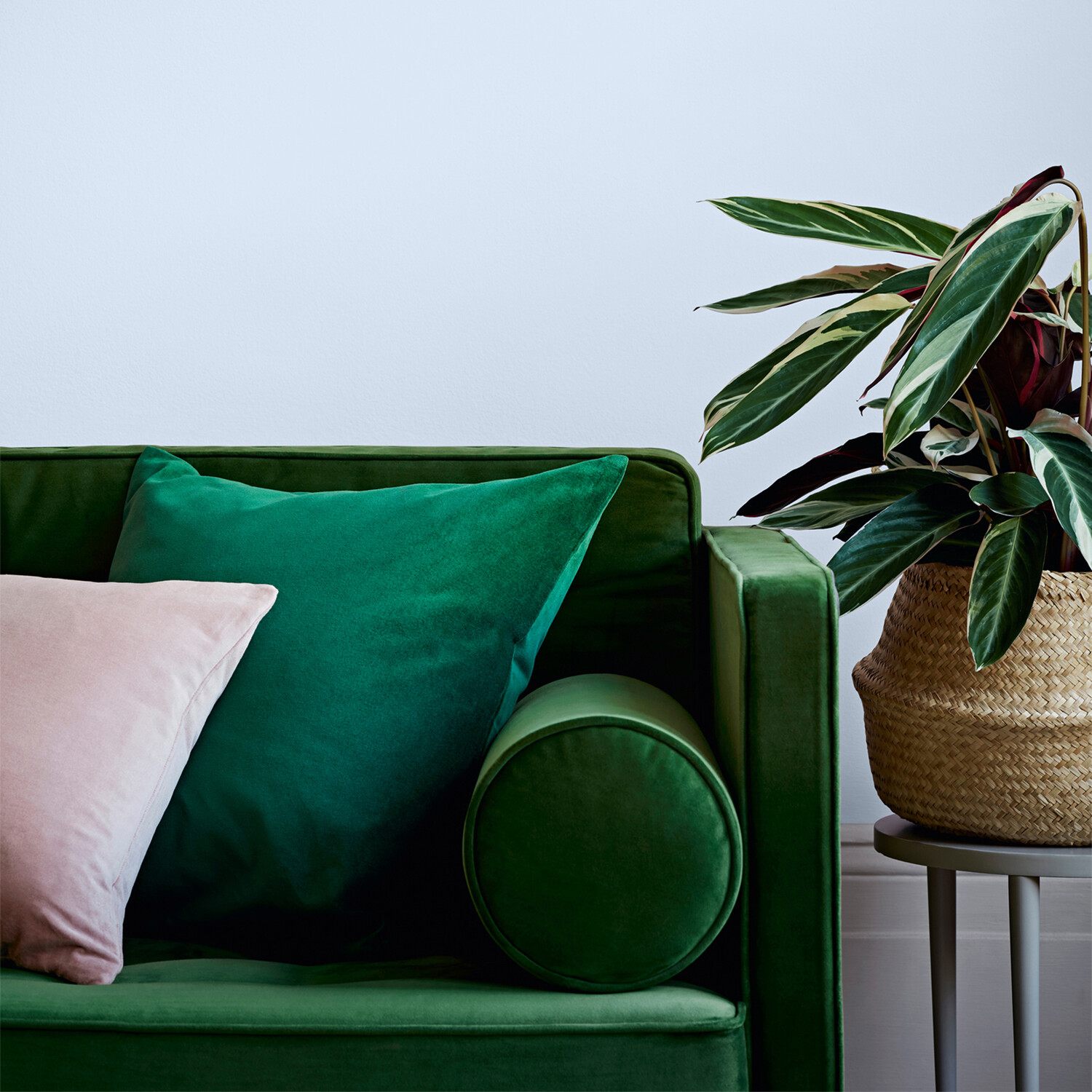 Crown Easyclean Moonlight Bay Matt Emulsion Multisurface Paint 2.5L Image 8