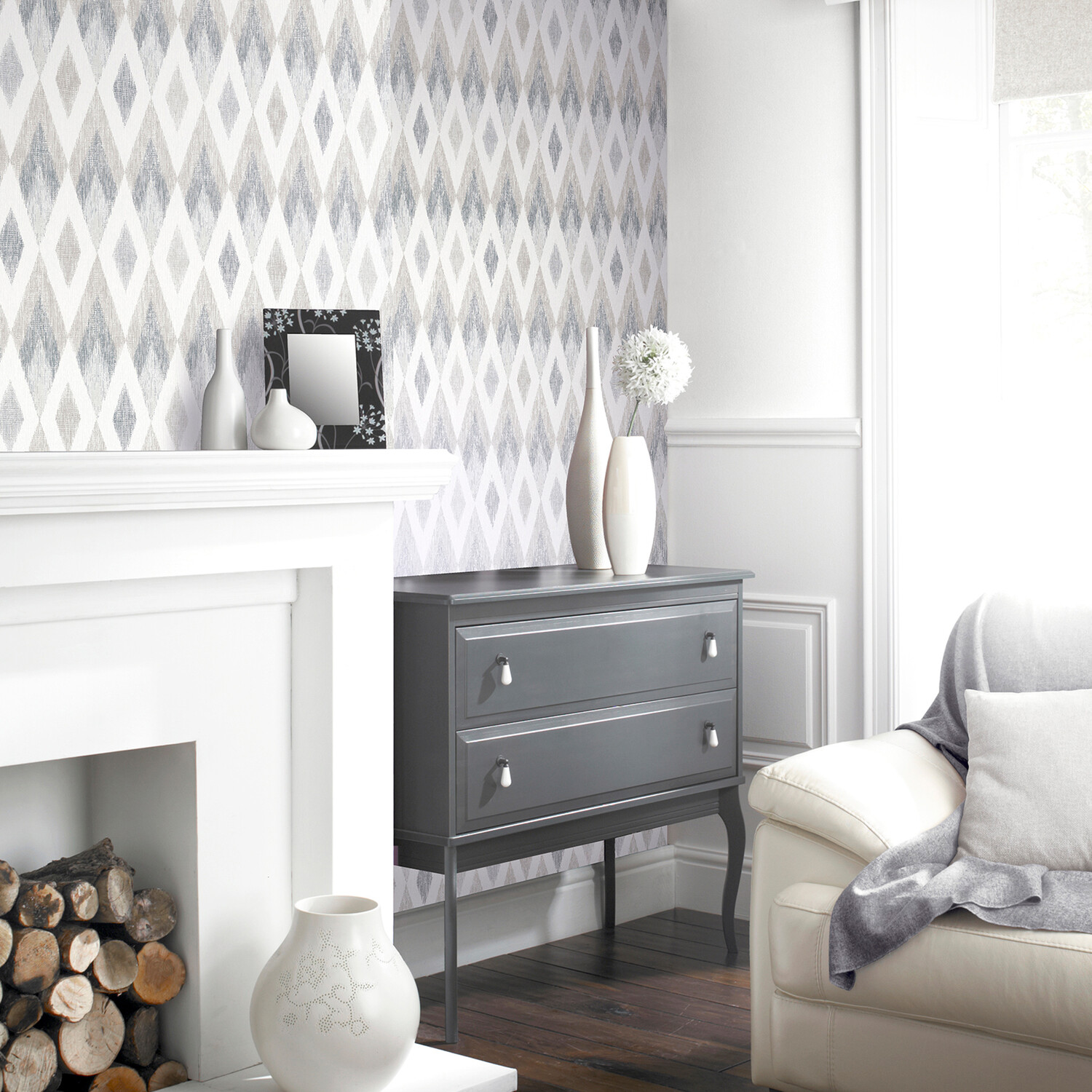 Scandi Diamond Textured Wallpaper - Silver Image 7