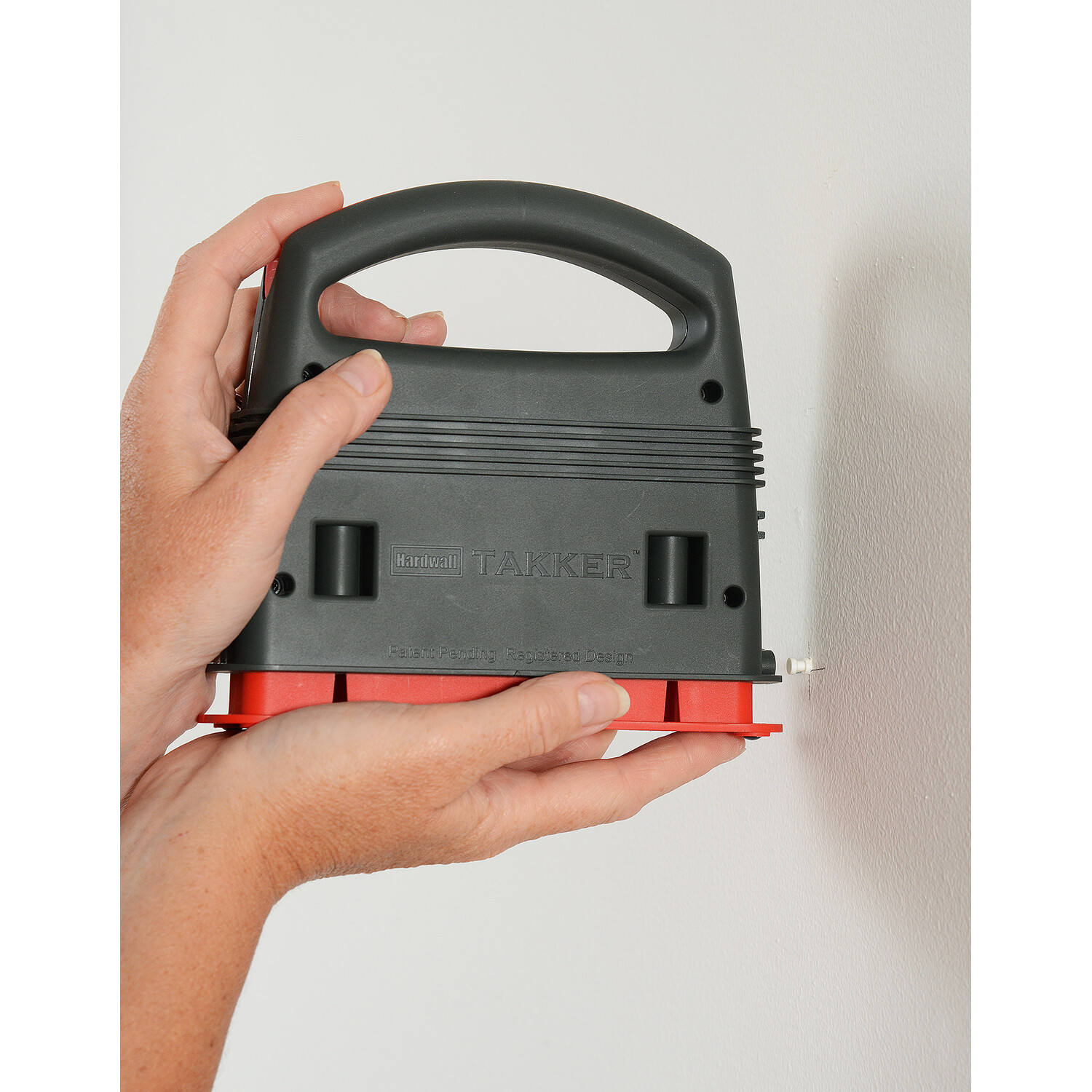 Takker 35 Piece Hardwall Hanging Kit Image 3