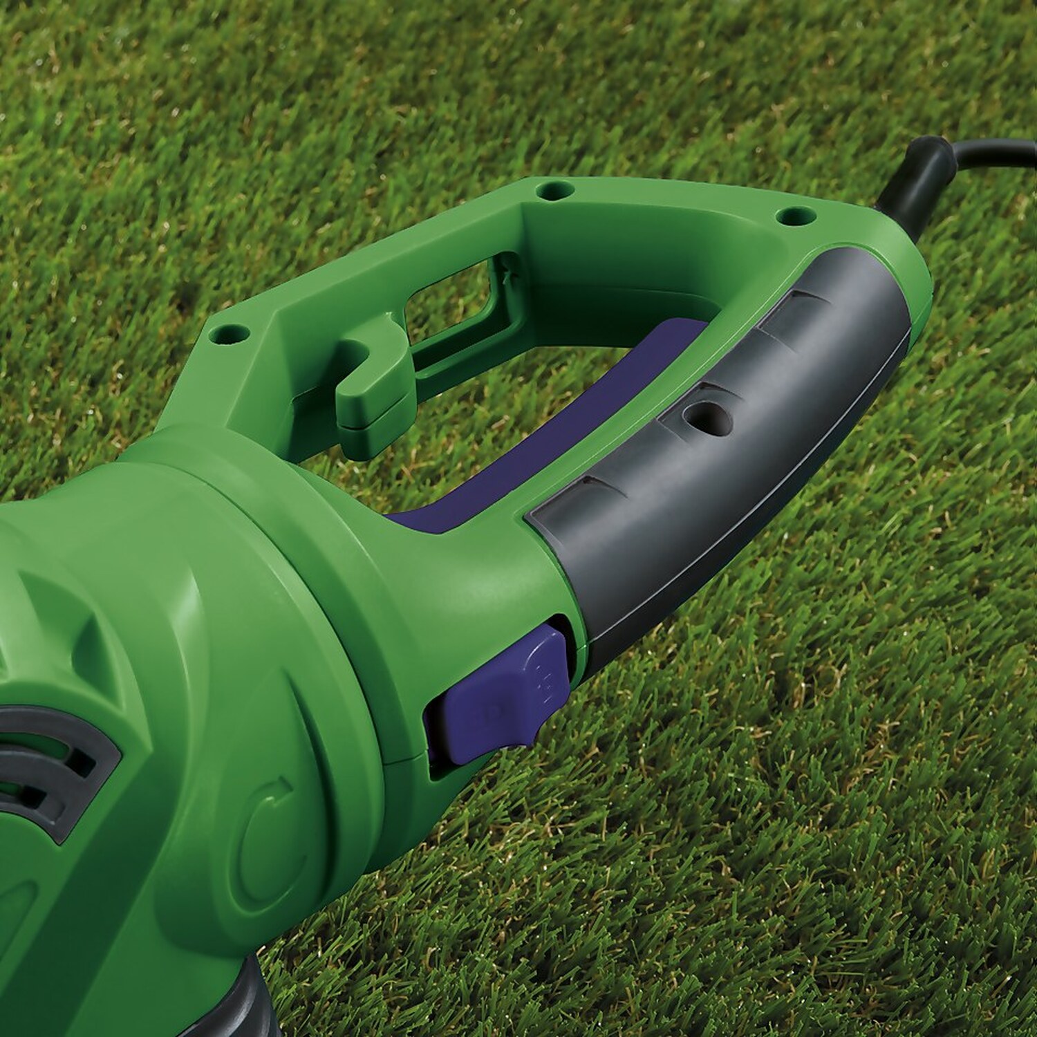 Powerbase 66cm Corded Hedge Trimmer - Green Image 3