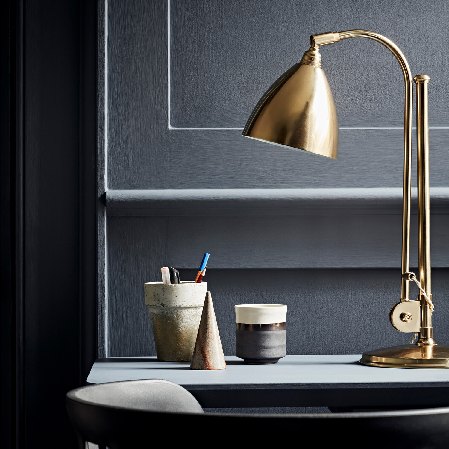 Crown Easyclean Creme de la Rose Matt Emulsion Multisurface Paint 2.5L Image 8