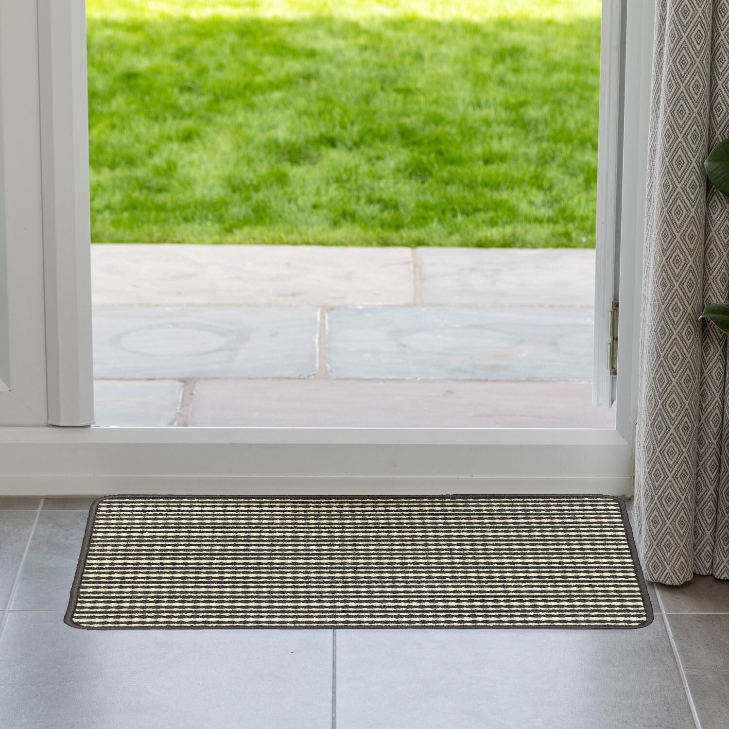 Geo Triangle Washable Mat - Black and White Image 2