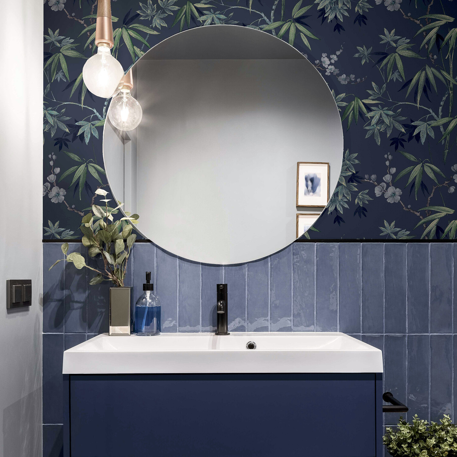 Jasmine Garden Wallpaper - Navy Image 7