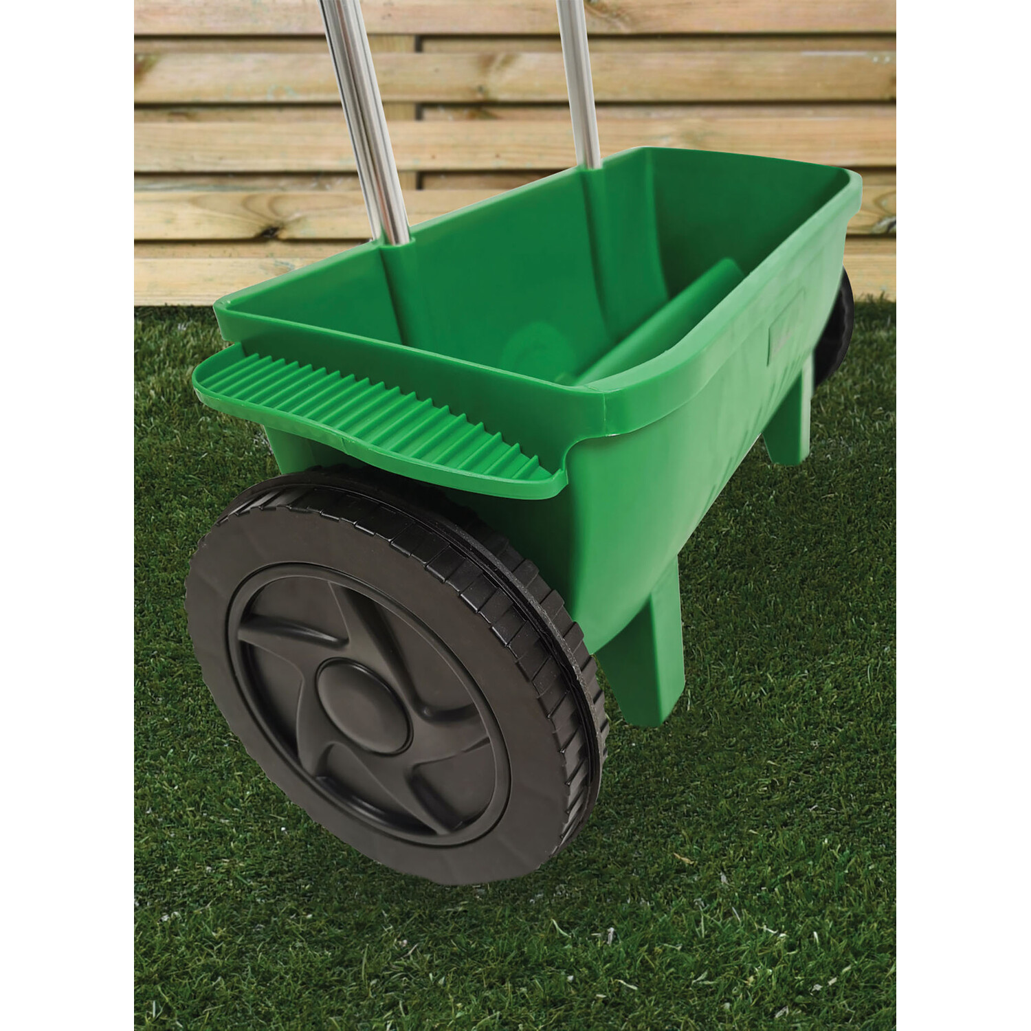 Rotary Spreader - Green Image 4