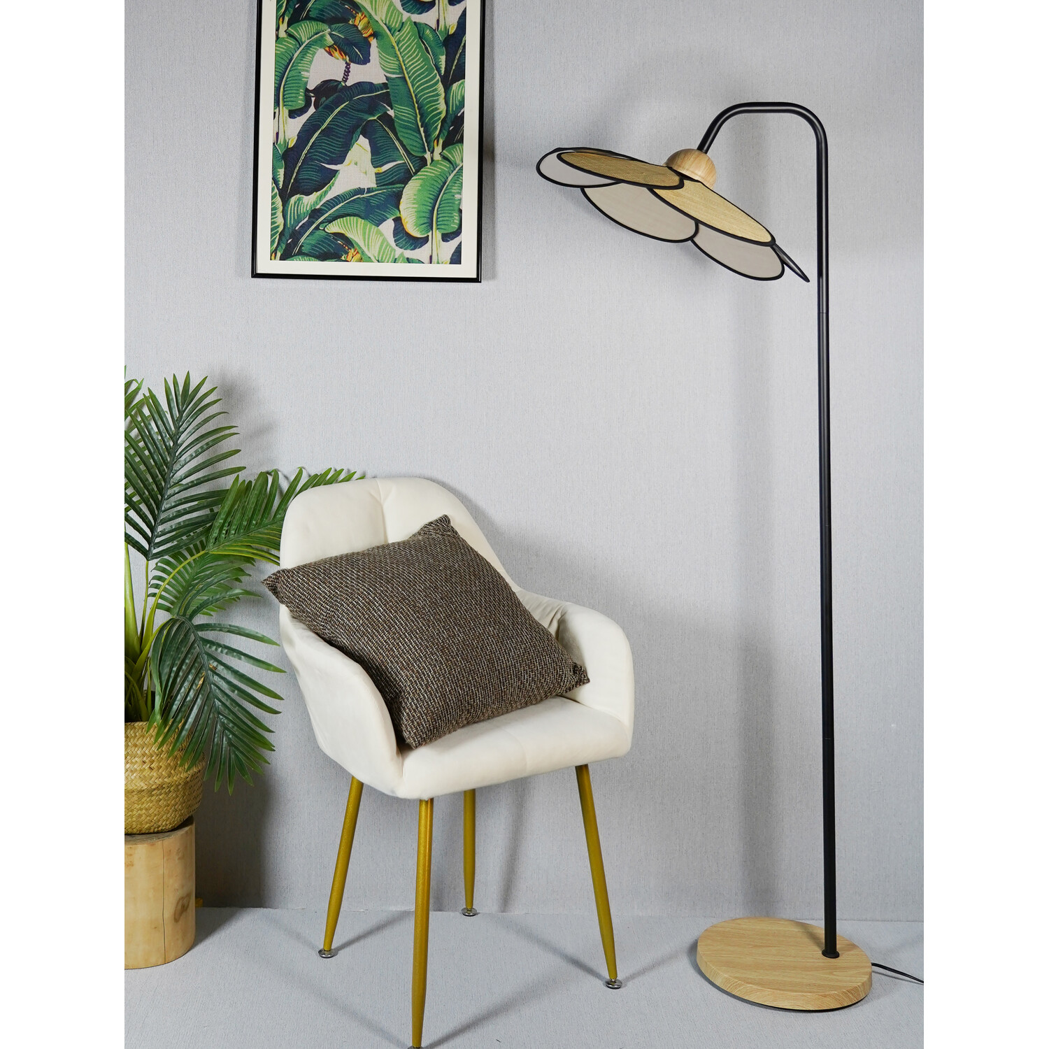 Raylee Floor Lamp - Wood and Black Image 5