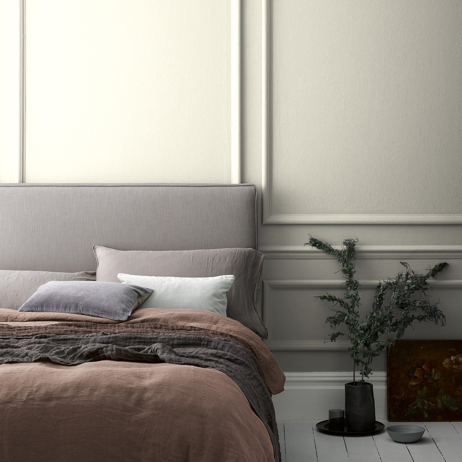 Crown Crafted Walls & Wood Collectors White Luxurious Flat Matt Paint 2.5L Image 4