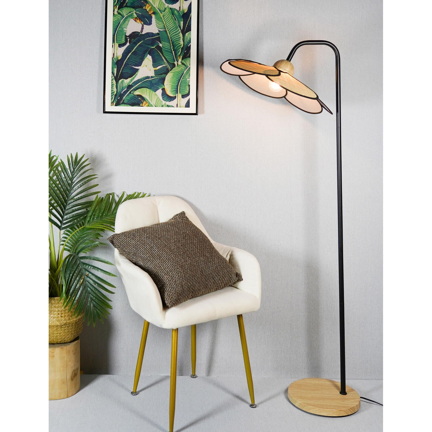 Raylee Floor Lamp - Wood and Black Image 4
