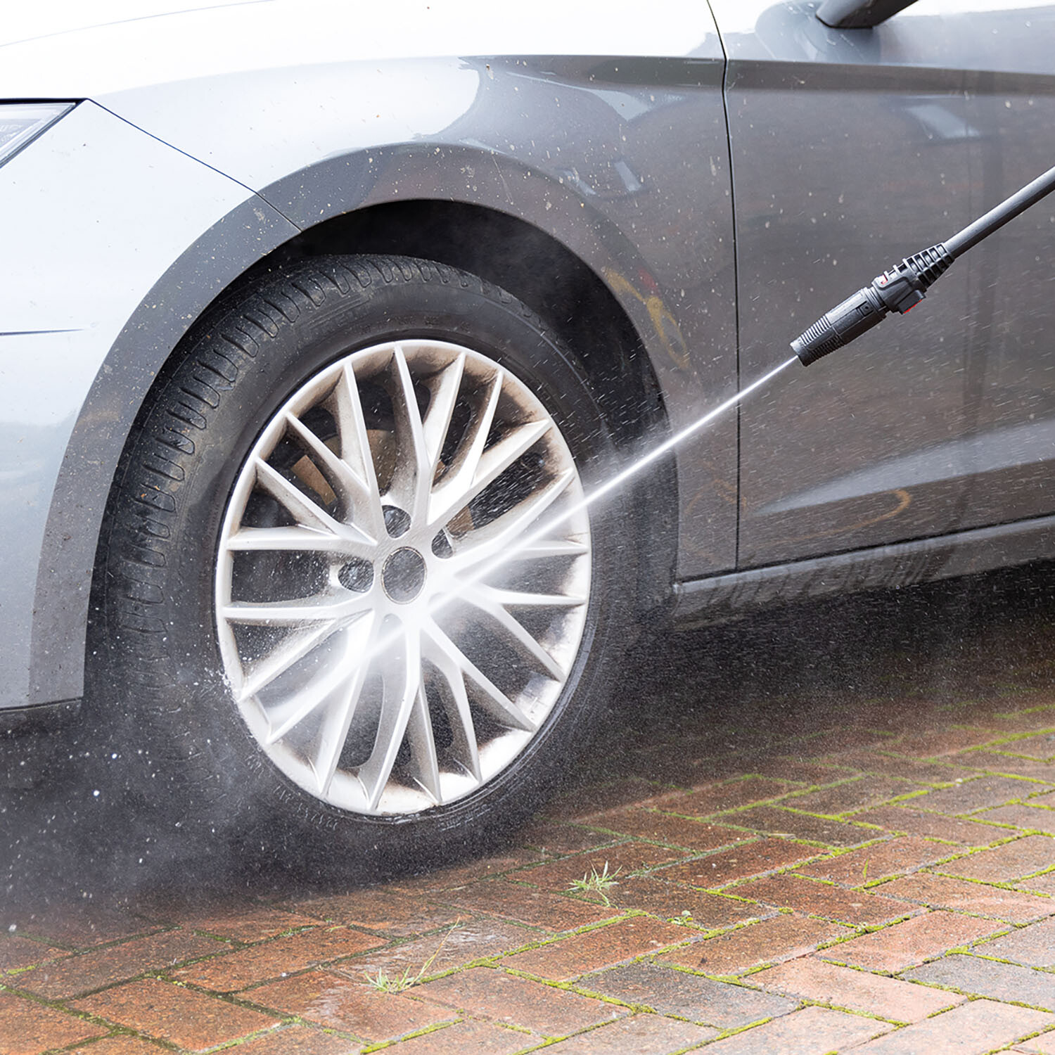 Saber 1600W Pressure Washer Black and Orange Image 14