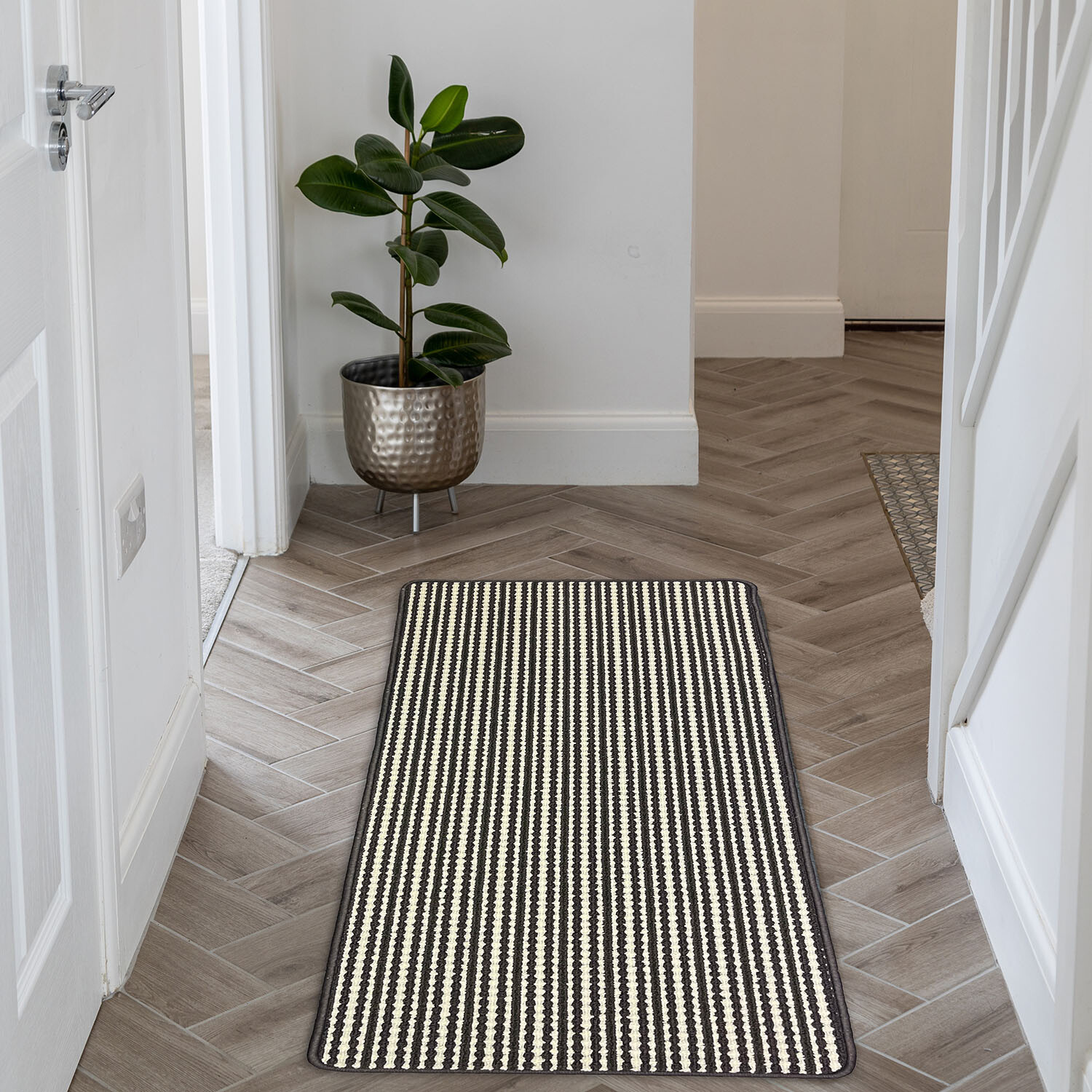 Geo Triangle Washable Runner - Black and White Image 2