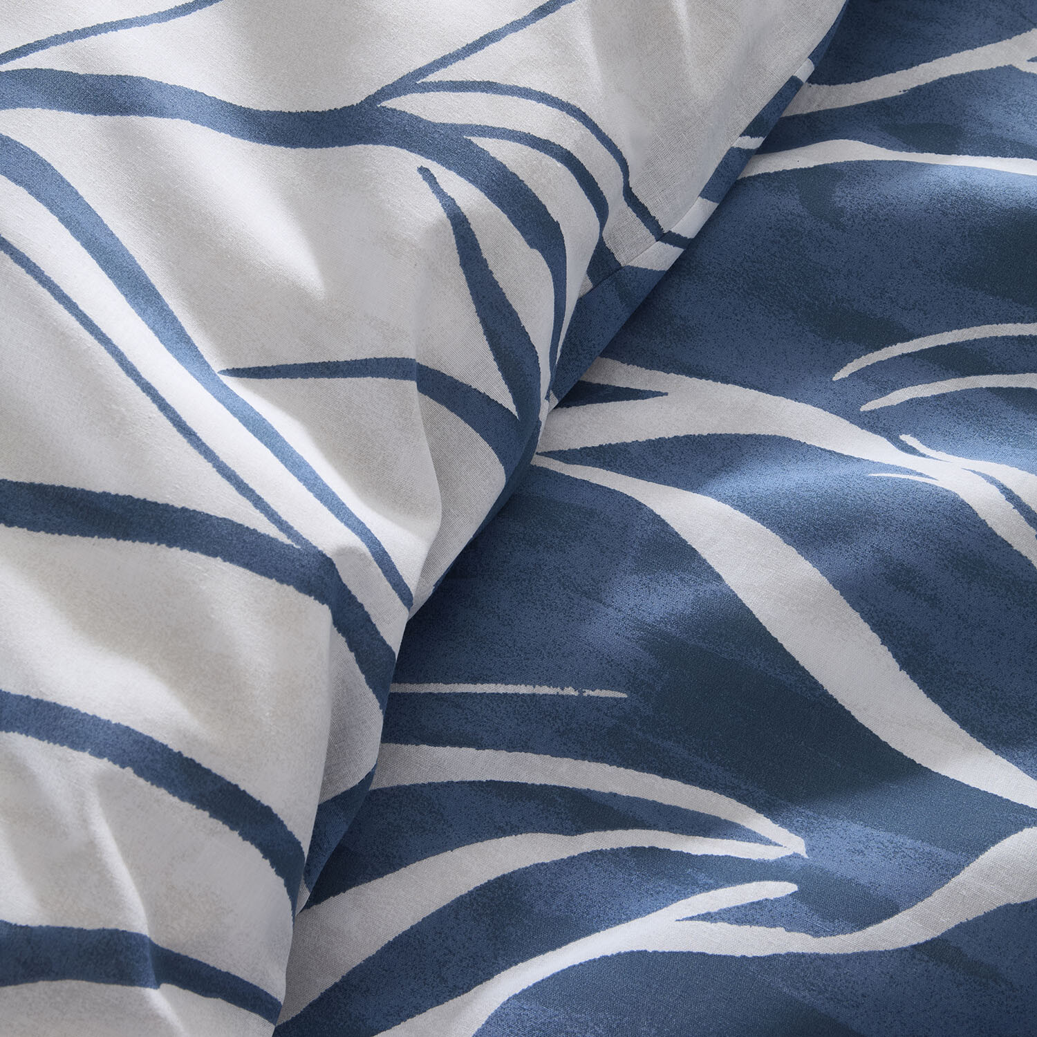 Mira Abstract Duvet Set - Navy / Superking Image 5
