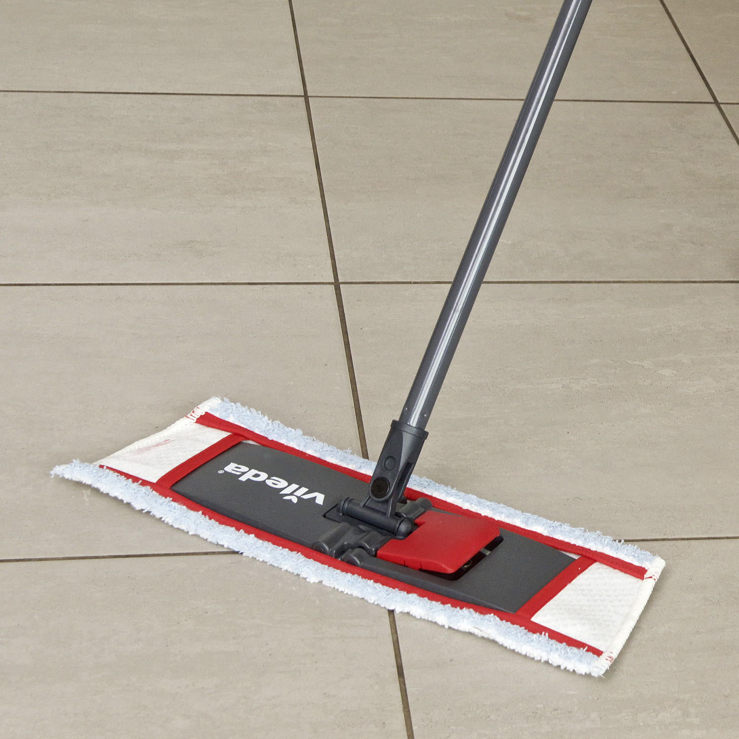 Vileda Active Max Microfibre Mop with Long Handle Image 3