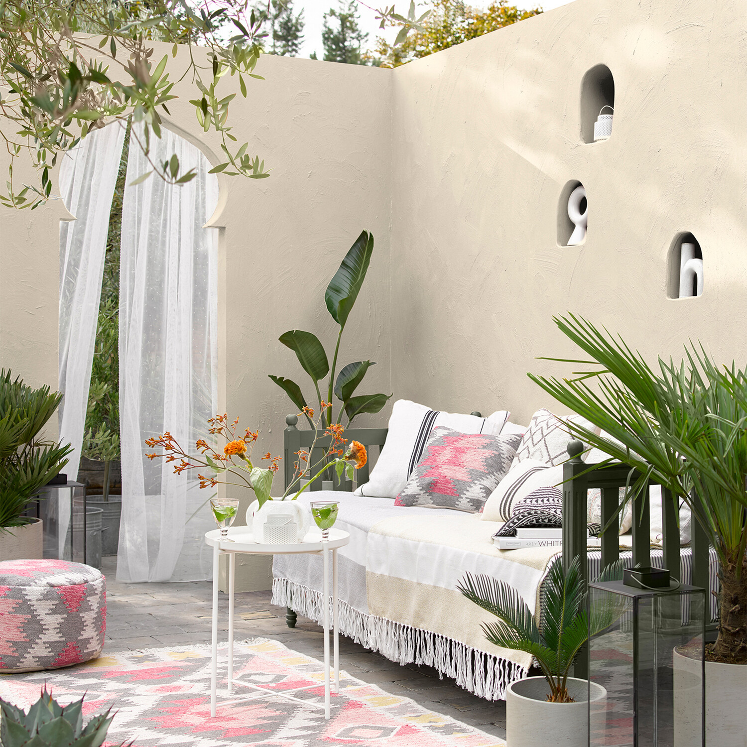 Sandtex Microseal Smooth Masonry Paint Magnolia 2.5l Image 5