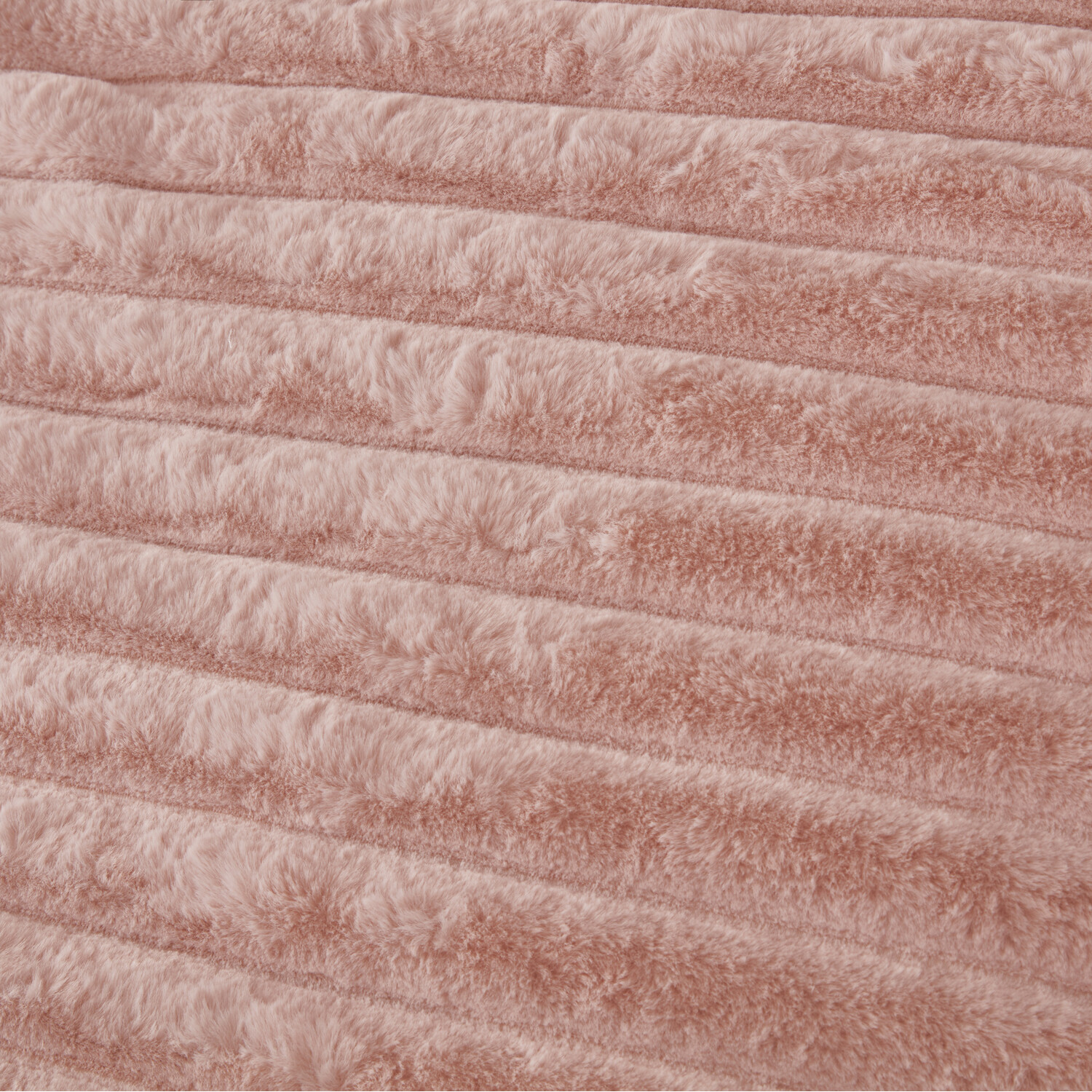 Colorado Faux Fur Duvet Set Blush King Image 3