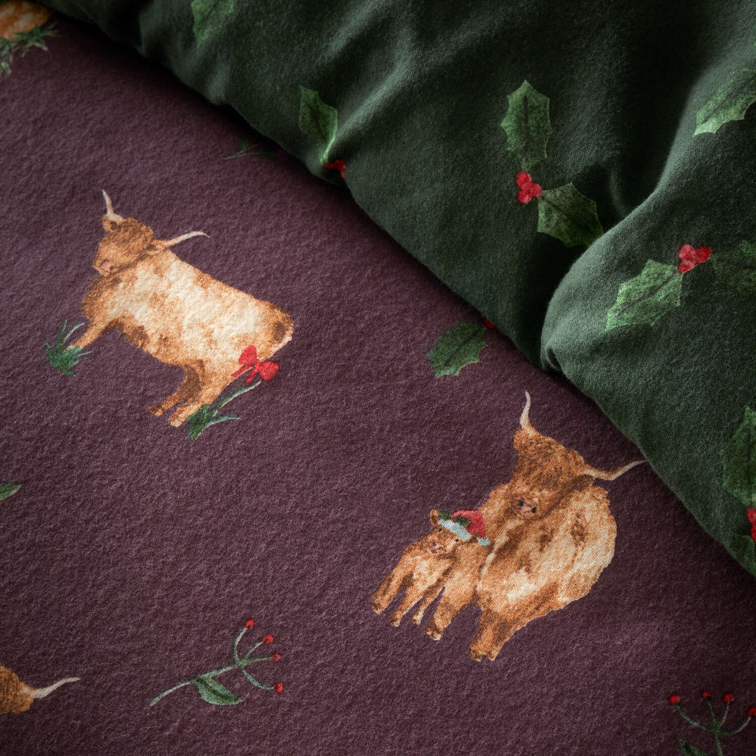 Burgundy Christmas Highland Cows Duvet Set Burgundy Image 2