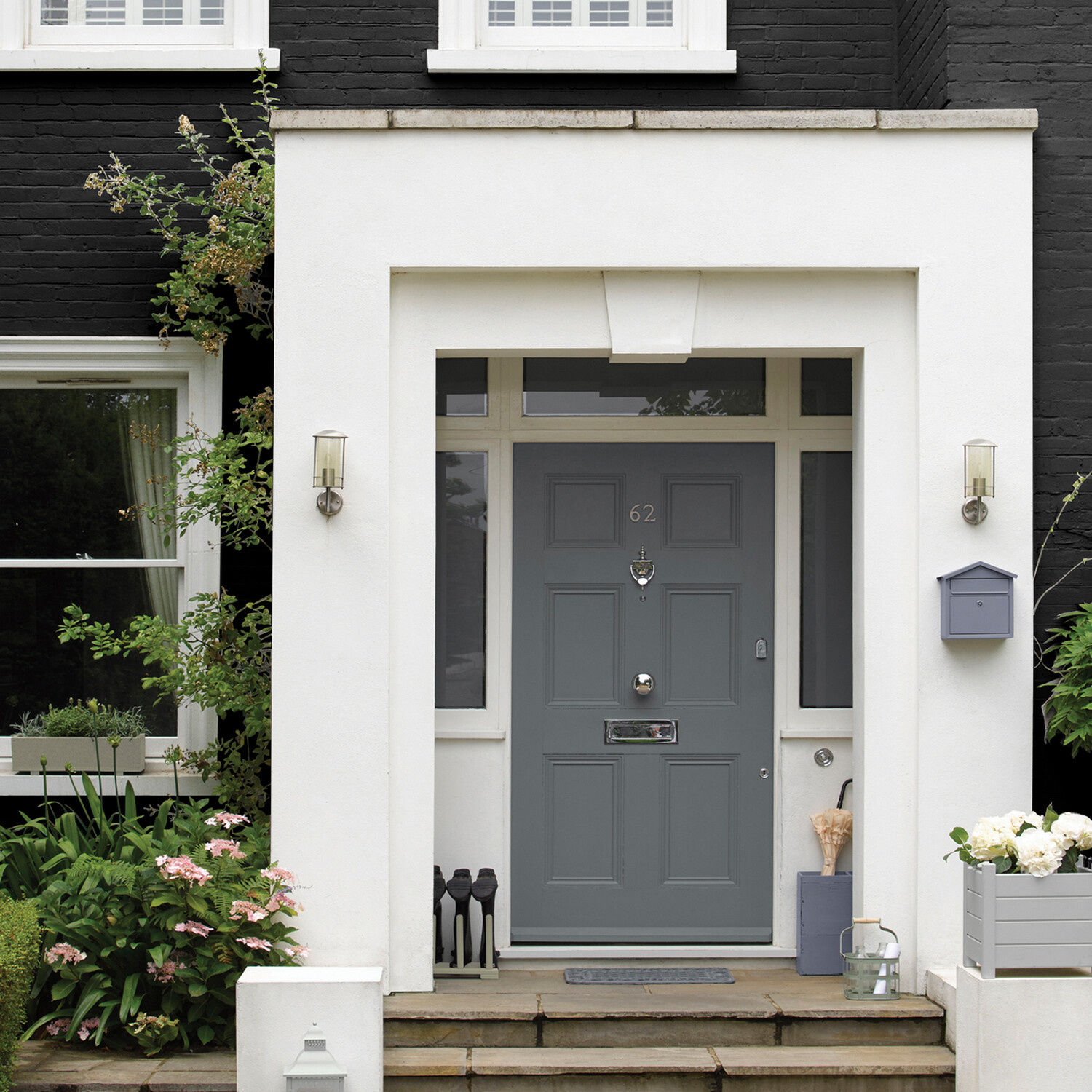 Sandtex Walls Black Microseal Smooth Masonry Matt Paint 2.5L Image 7