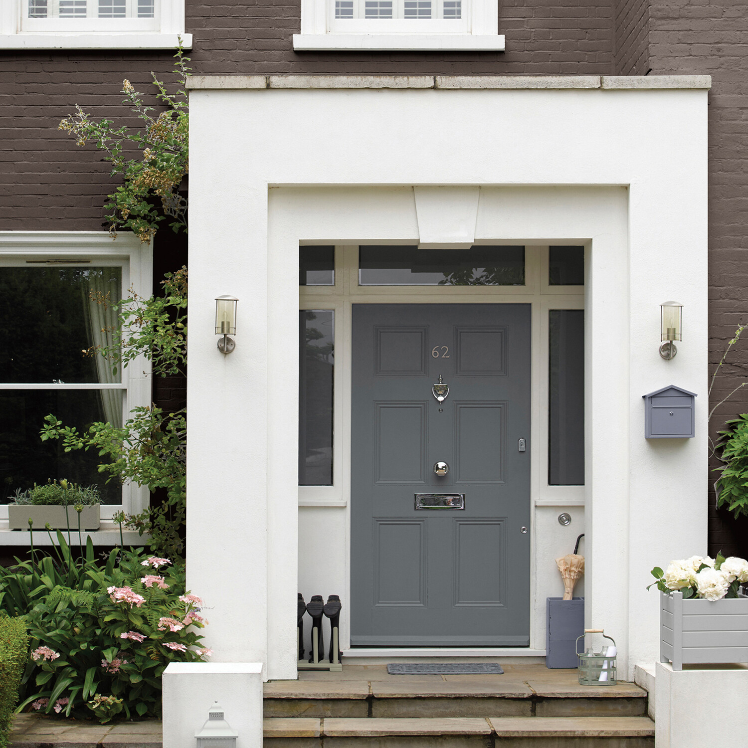 Sandtex Walls Bitter Chocolate Microseal Smooth Masonry Matt Paint 5L Image 4