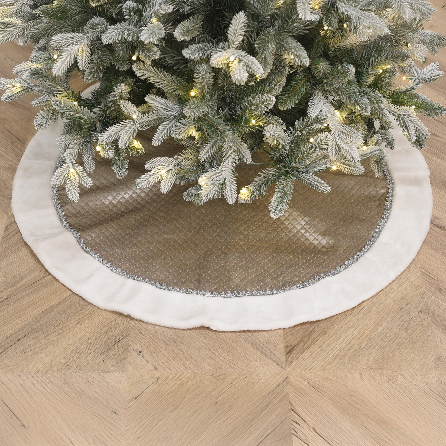 Champagne Gold Tree Skirt Image 2