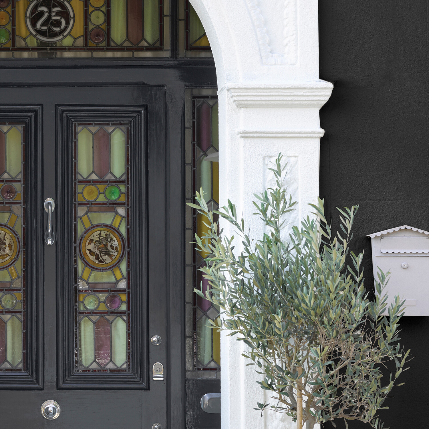 Sandtex Walls Black Microseal Smooth Masonry Matt Paint 2.5L Image 8