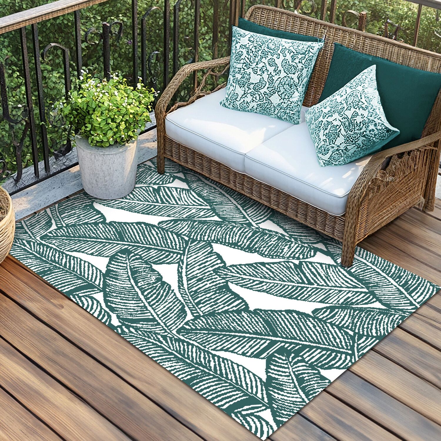 Leaf Outdoor Rug Green Image 2