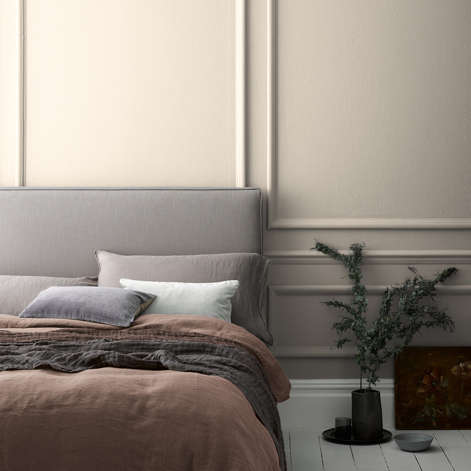 Crown Crafted Walls & Wood New Chapter Luxurious Flat Matt Paint 2.5L Image 4