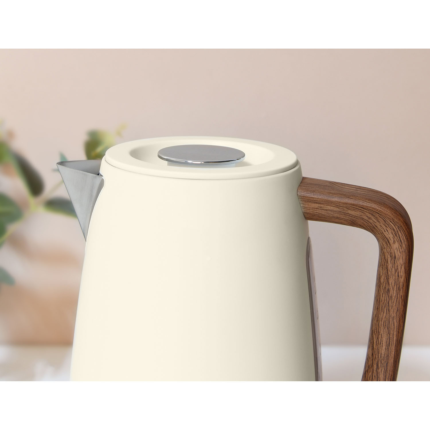 Sanctuary Metal Kettle with Acacia Handle White or Cream Image 5