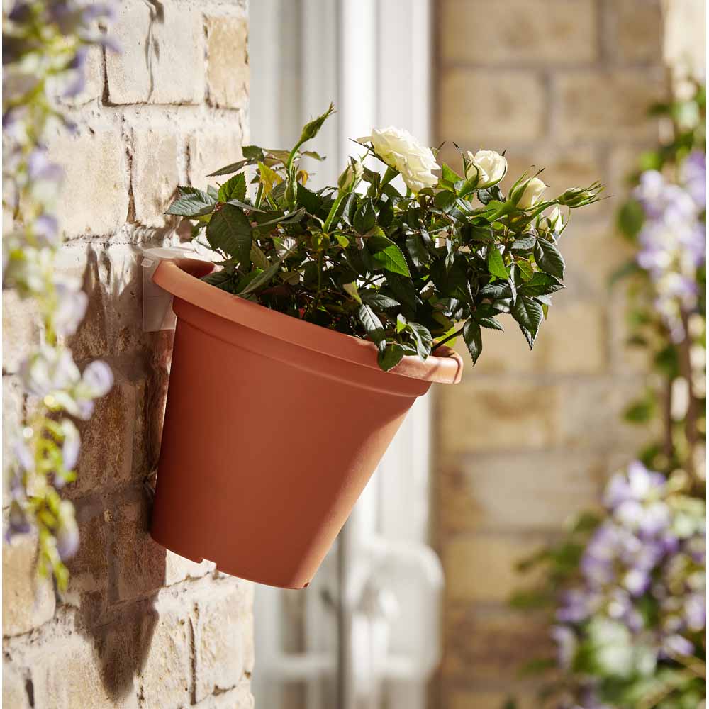 Clever Pots 19/20cm Round Pot Wall Bracket Image 2
