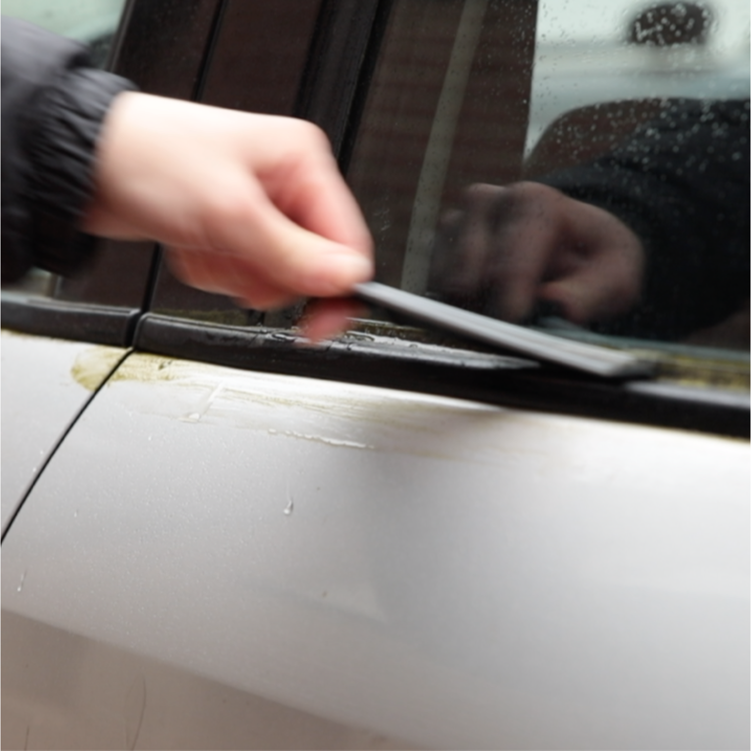 Crevice Cleaning Brushes - Multicolour Image 3