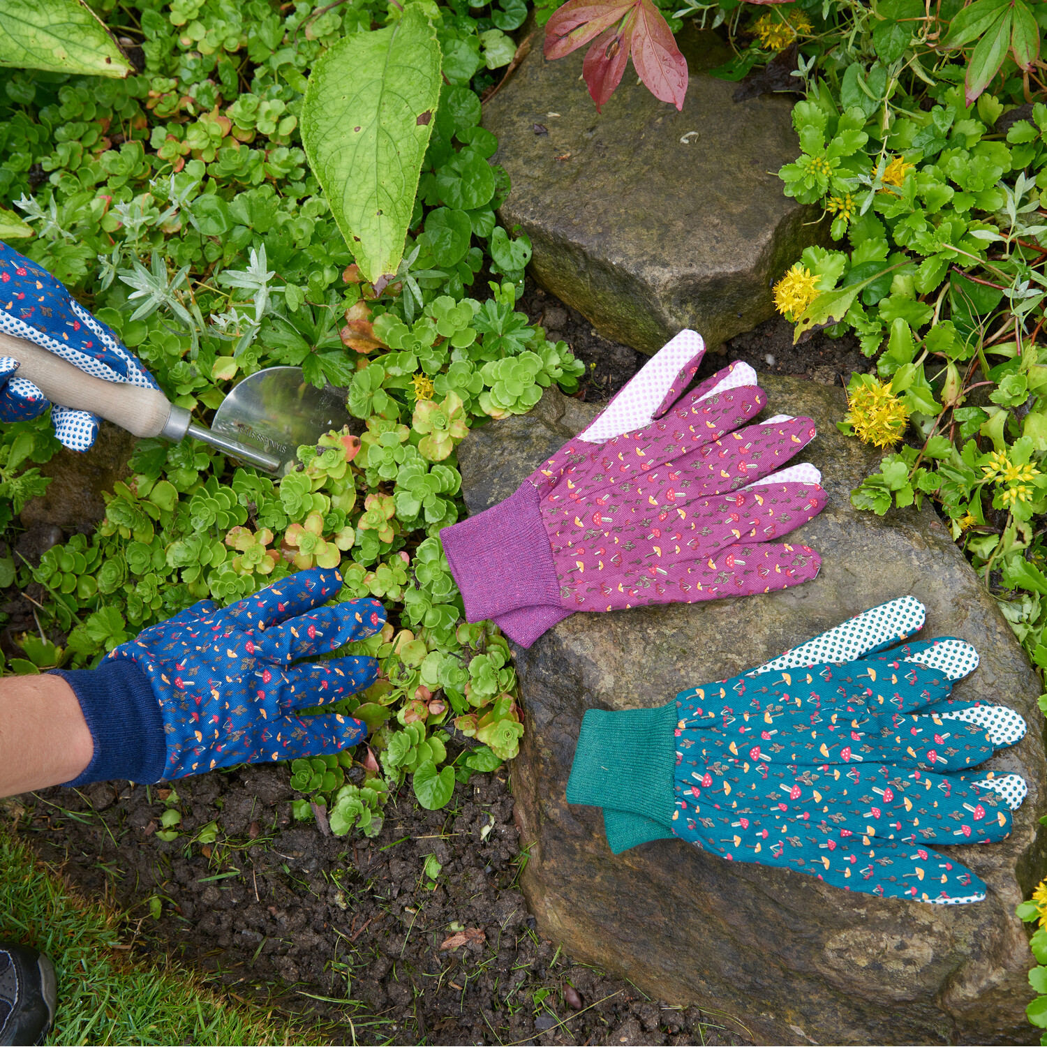 Pack of 3 Briers Cotton Grips Mushrooms Gardening Gloves Multicolour Image 2