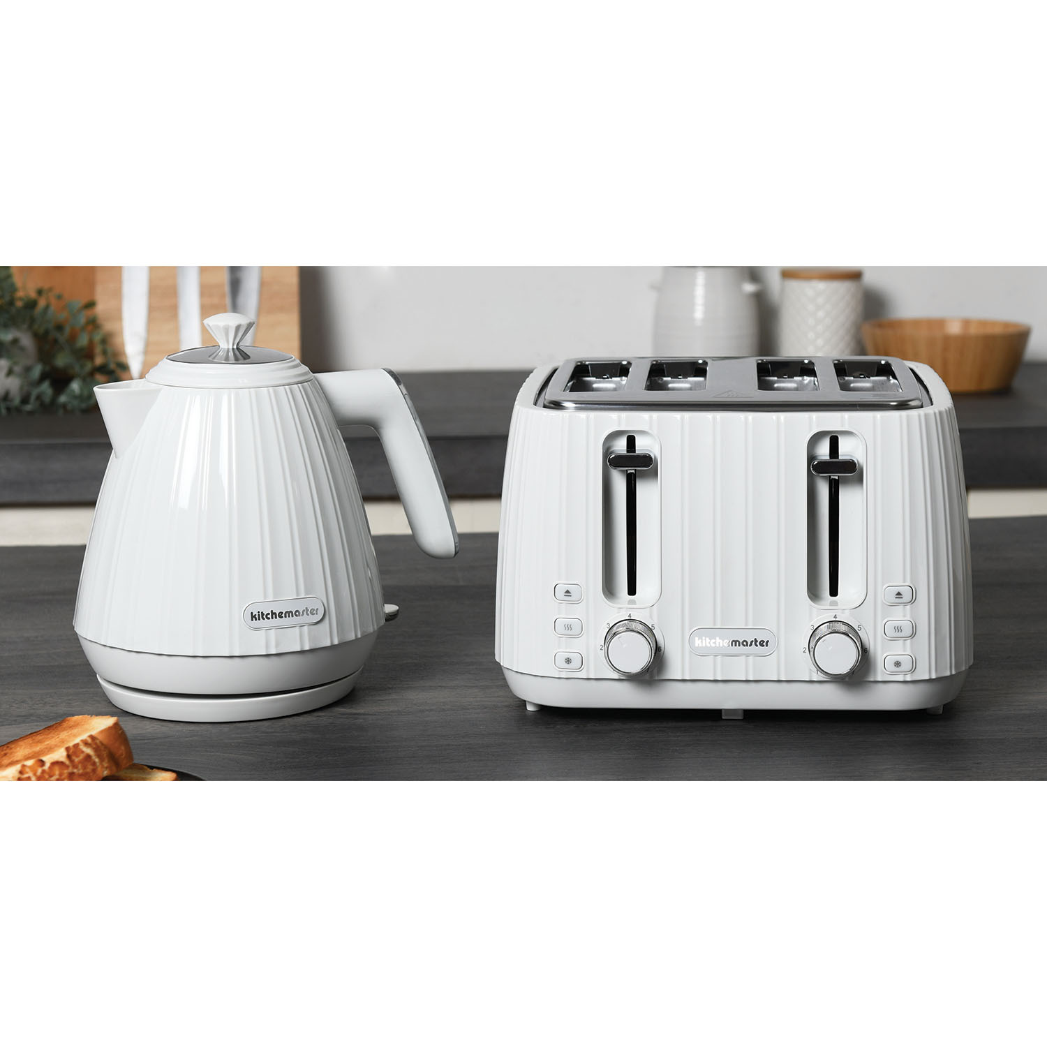 KitchenMaster Waterfall 4 Slice Toaster - White Image 3
