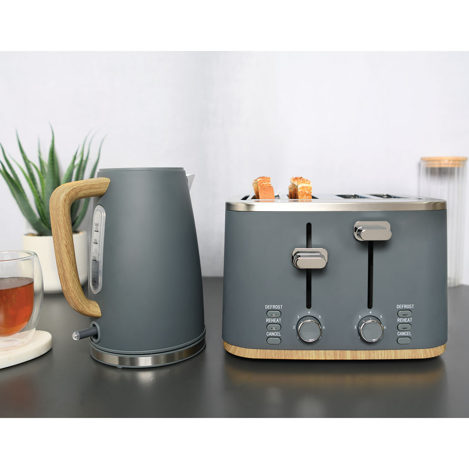 Retreat Metal Kettle with Lite Wood Handle Dark Grey Image 4