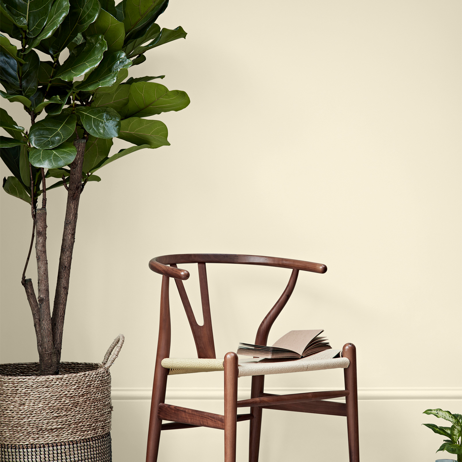 Crown Breatheasy Walls & Ceilings Ivory Cream Matt Emulsion Paint 5L Image 4