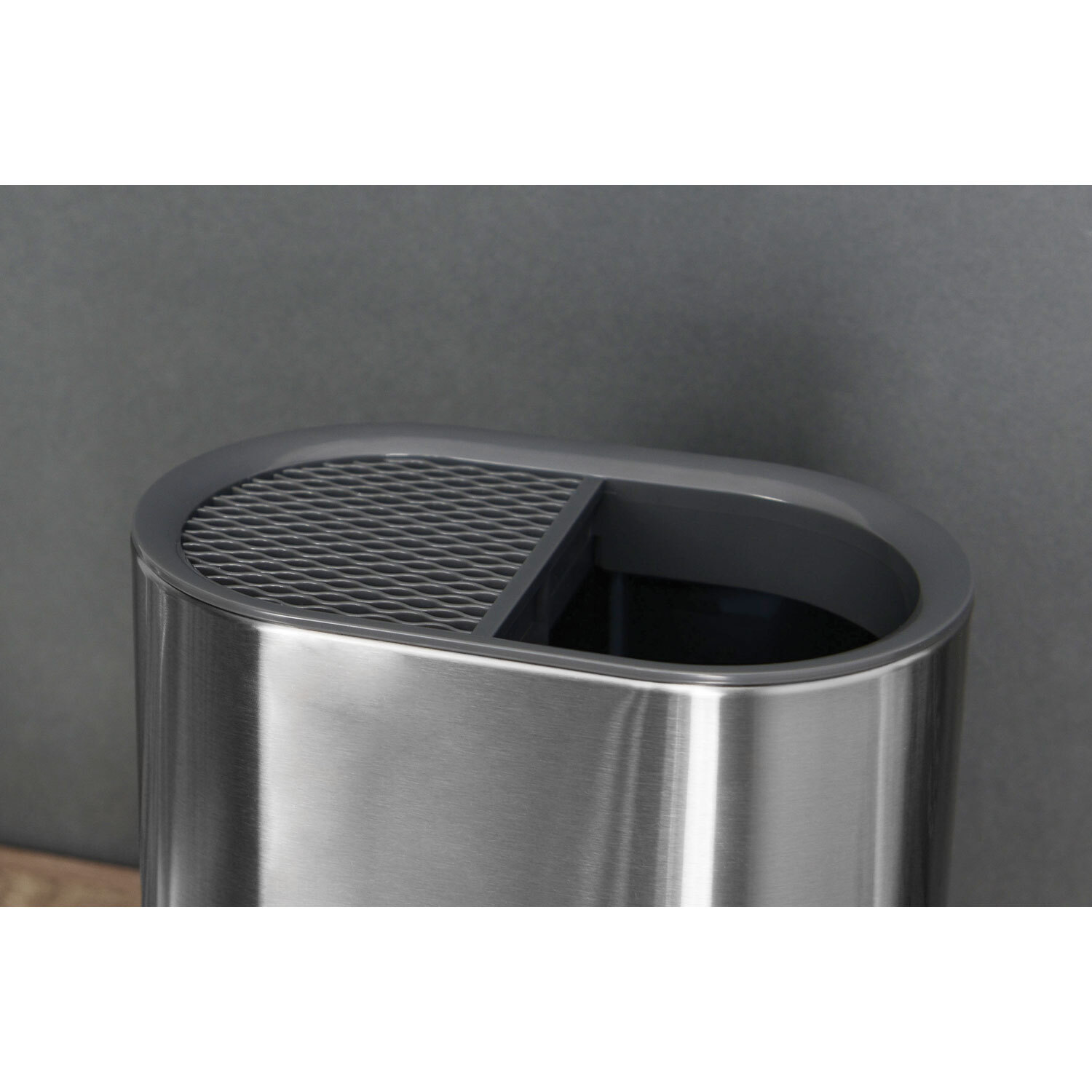 Knife and Utensil Holder Image 2