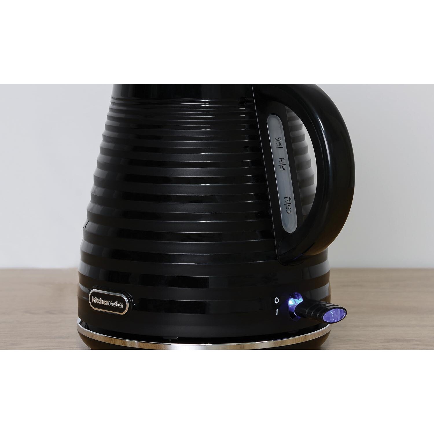 Nera Ribbed Kettle - Black Image 3