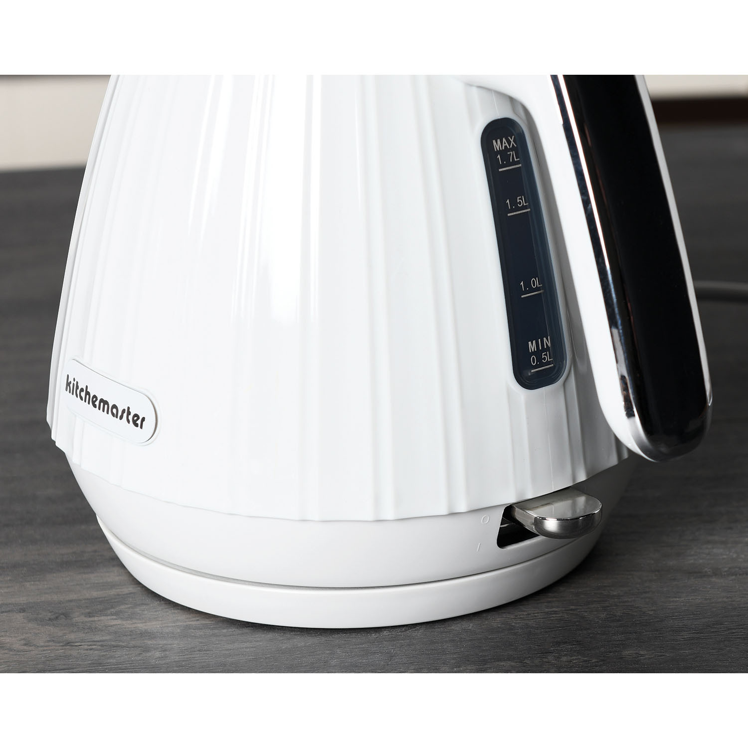 KitchenMaster Waterfall Kettle - White Image 4