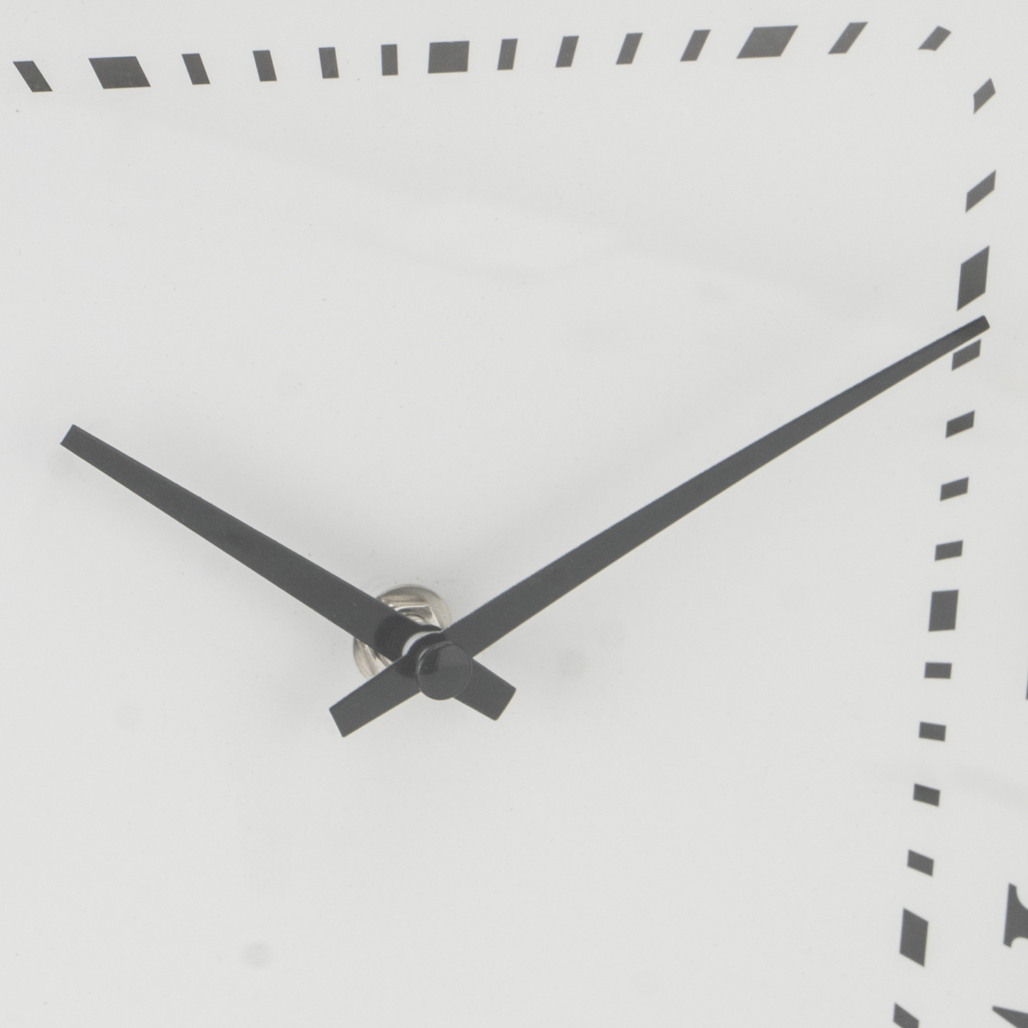 Glamour Crushed Crystal Roman Numerals Round Wall Clock 40cm Image 2