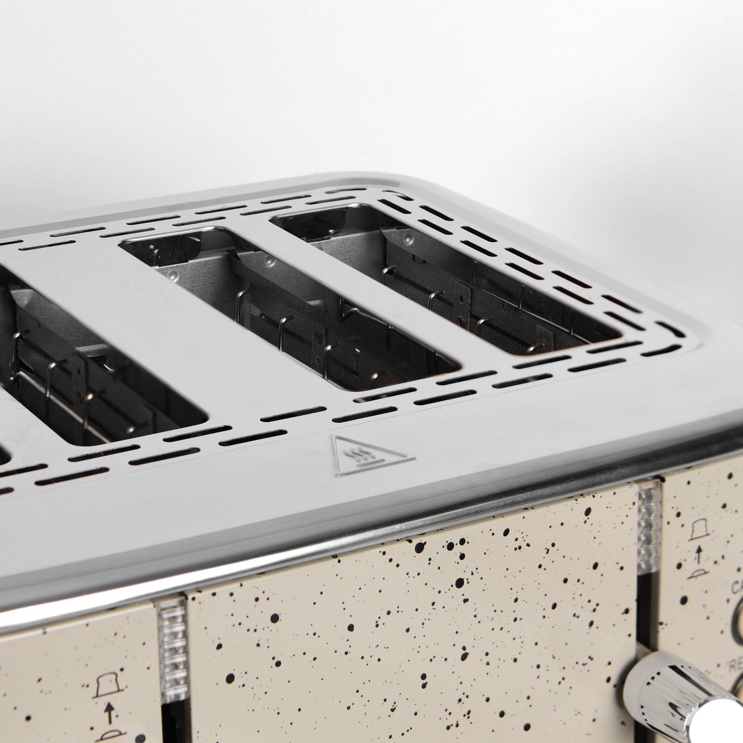 Kiso 4-Slot Toaster - Cream Image 3