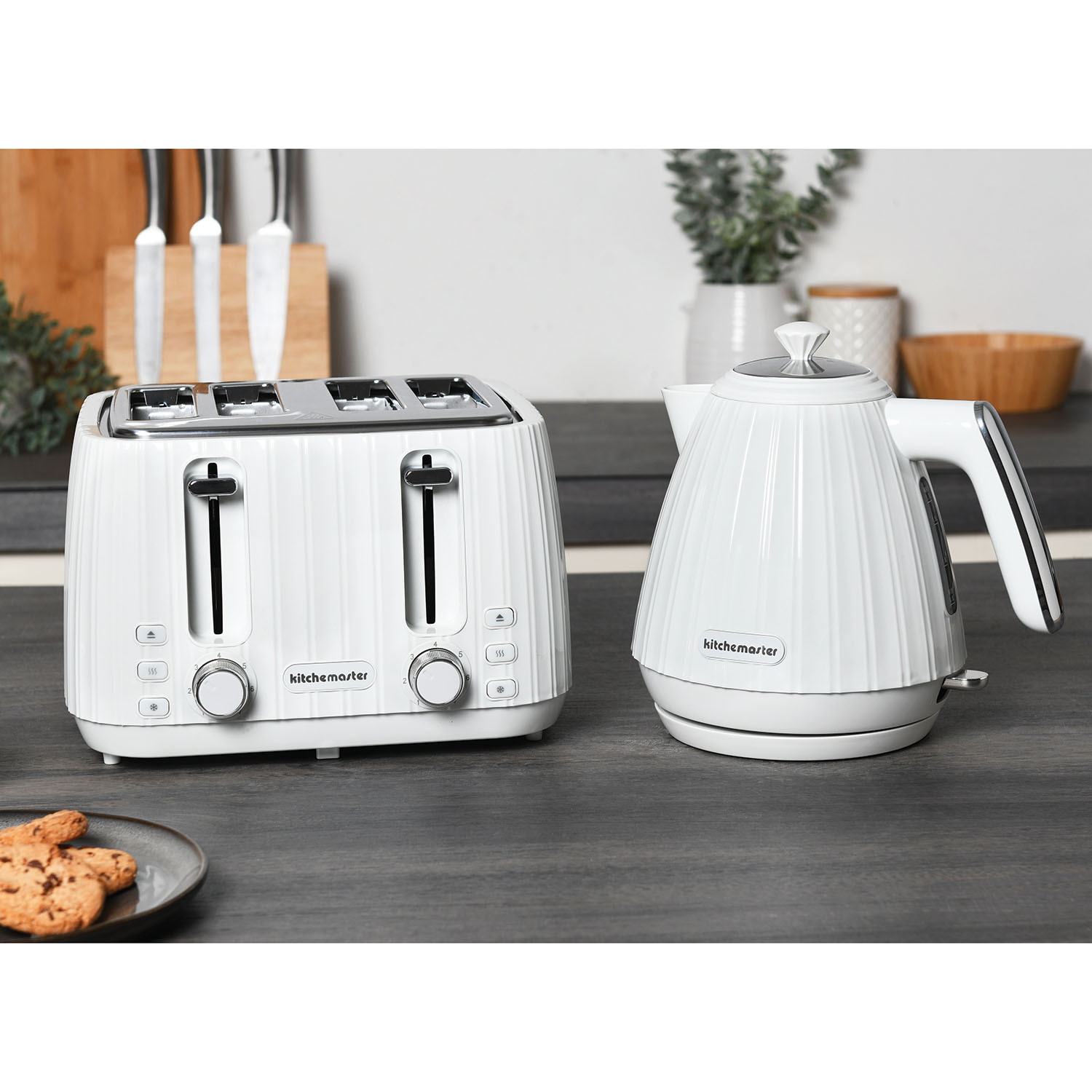 KitchenMaster Waterfall Kettle - White Image 5