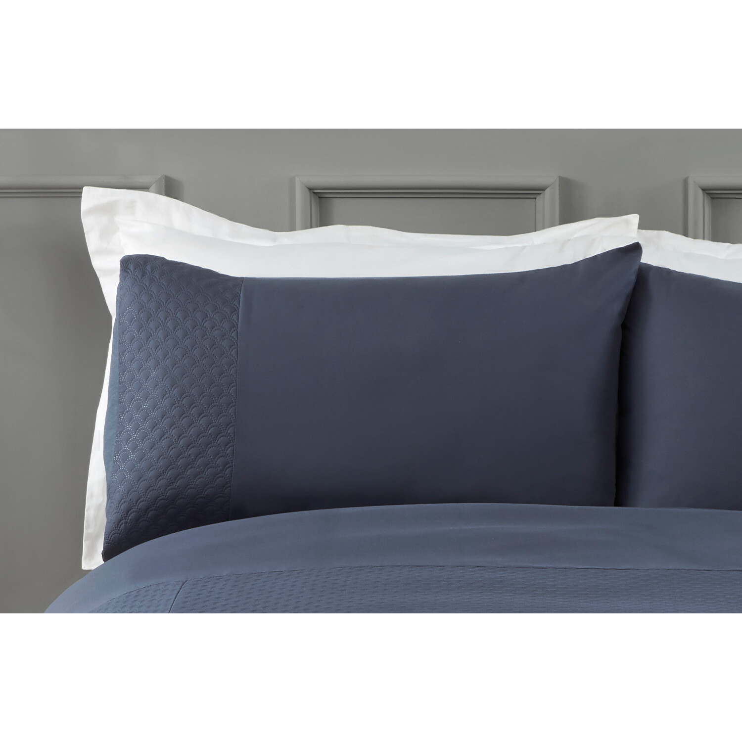 Manhattan Pinsonic Duvet Cover and Pillowcase Set - Navy / King Image 2