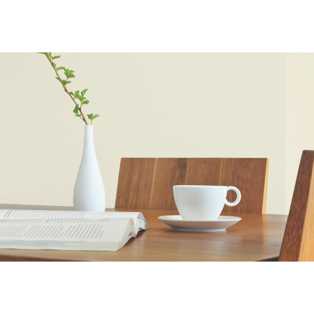 Johnstone's Walls & Ceilings White Whisper Silk Emulsion Paint 2.5L Image 4