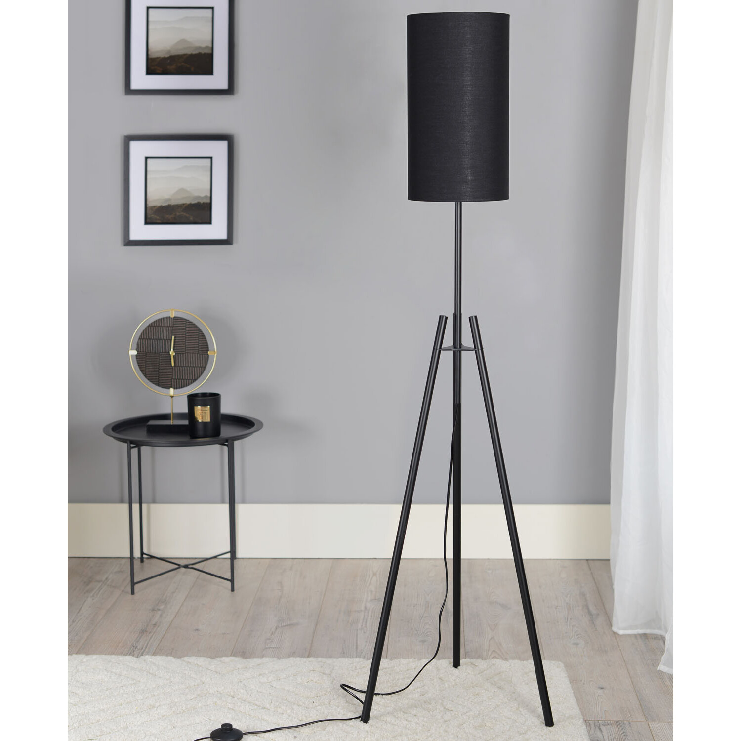Bhodi Floor Black Lamp Image 4