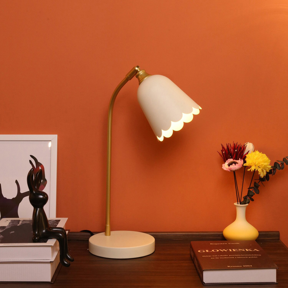 Scalloped Table Lamp Cream Image 5