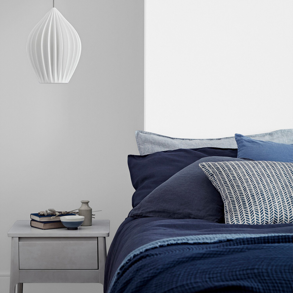 Crown Breatheasy Pure Brilliant White Matt Emulsion Paint 2.5L Image 5