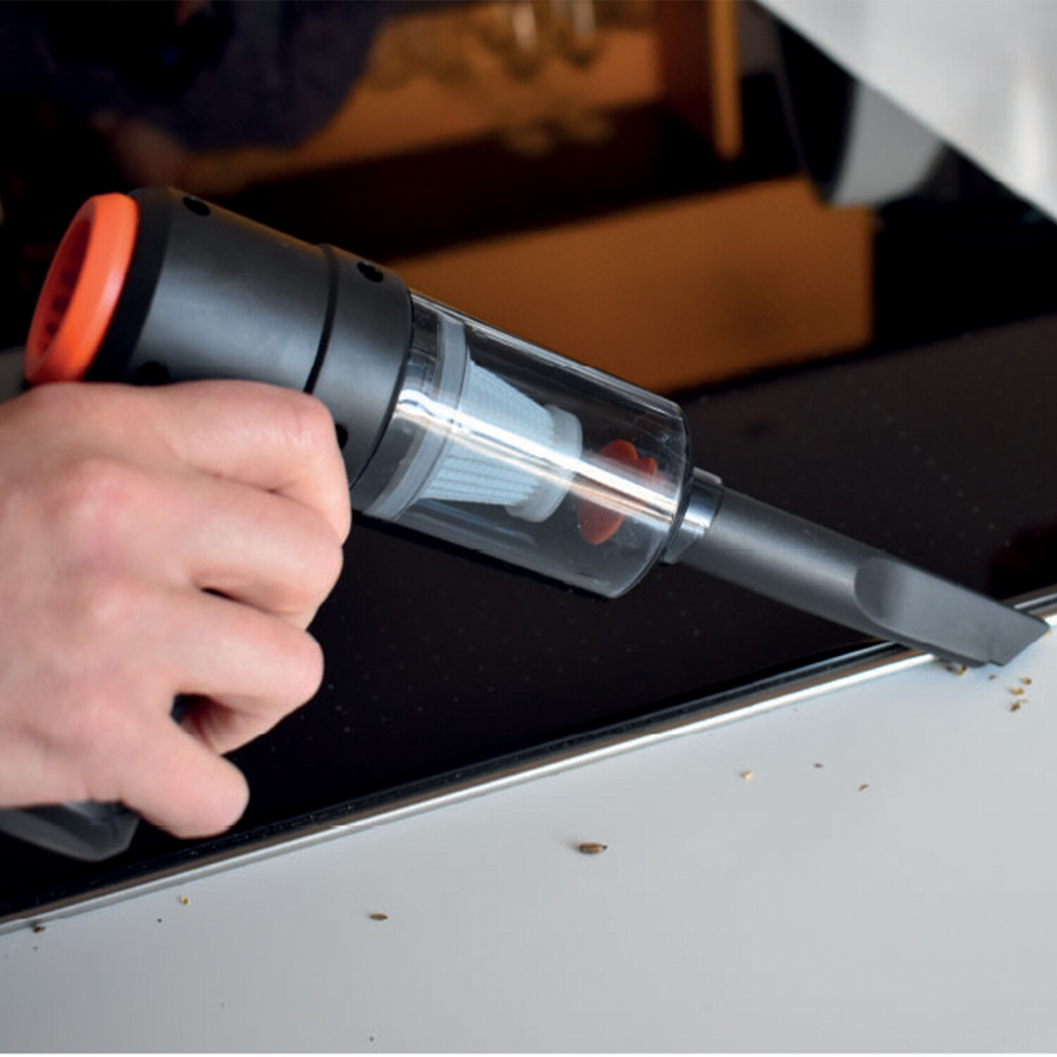 Mighty Mini Vaccum Cleaner and Blower - Black Image 2