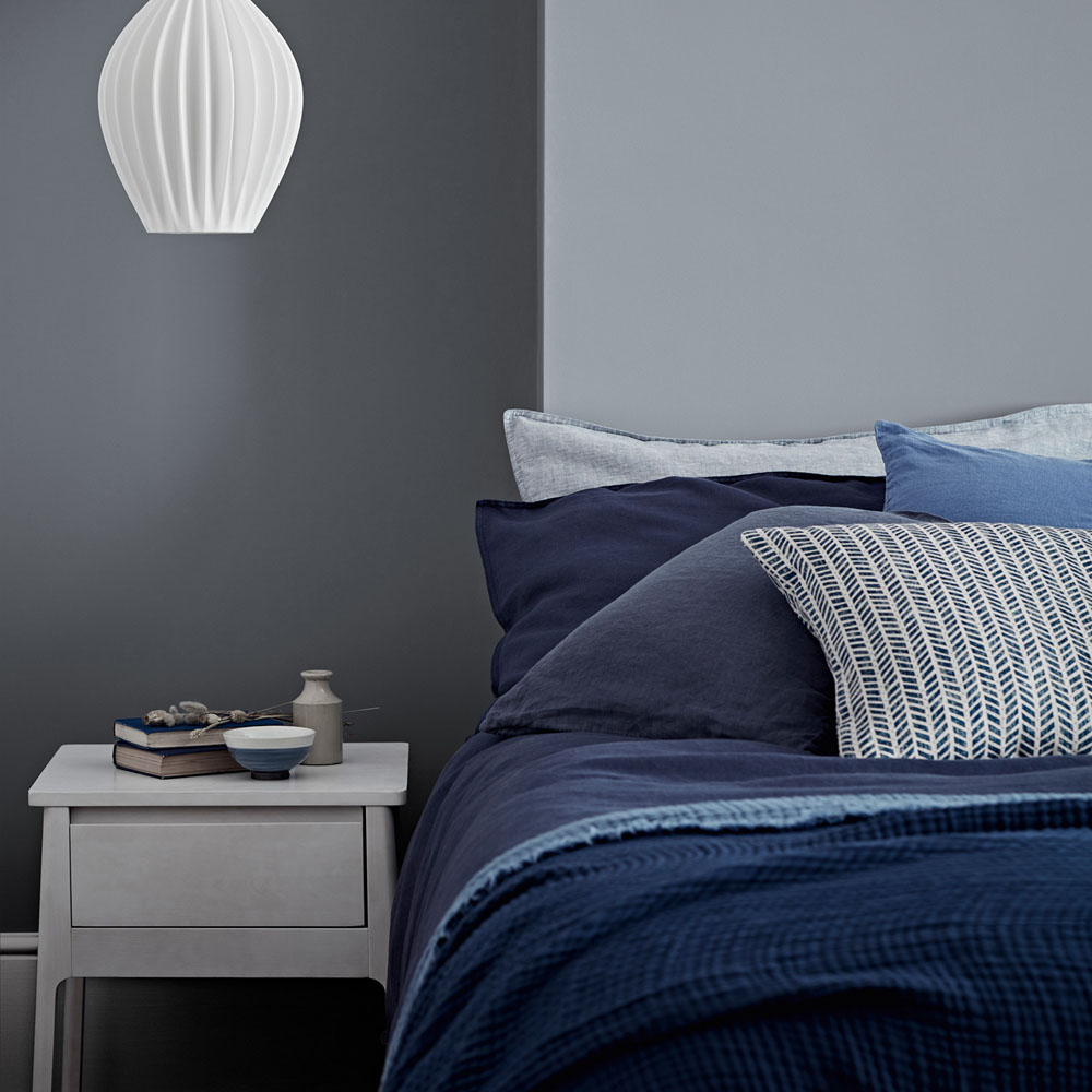 Crown Breatheasy Walls & Ceilings Blue Gravel Silk Emulsion Paint 2.5L Image 5